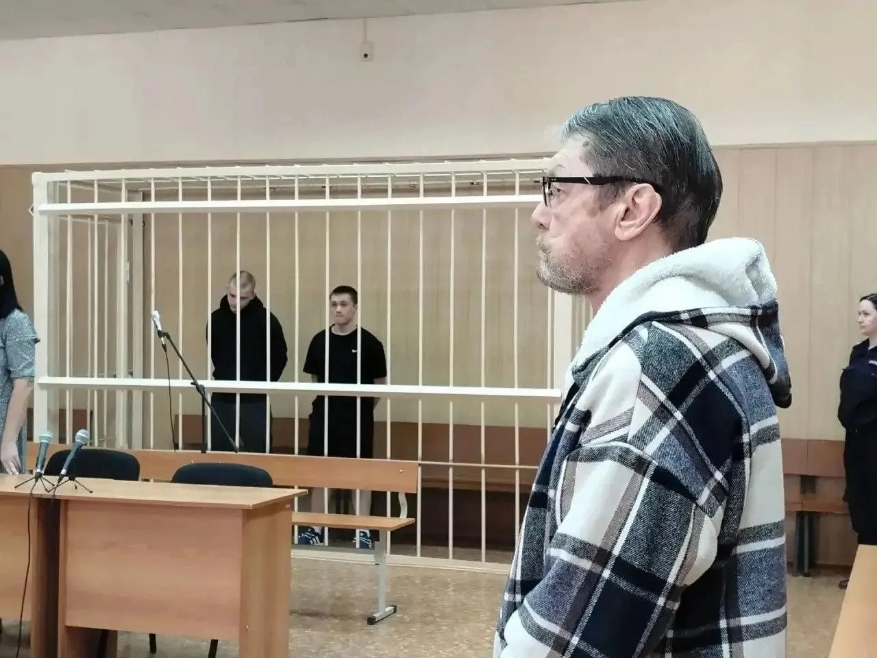 Суд признал Артема Валеева и Глеба Дербенева виновными в разбое в квартире актёра — им назначены тюремные сроки и штраф свыше 105 тыс. рублей.