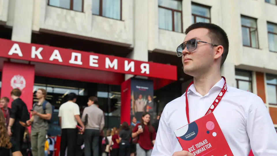 В ряде вузов появились предложения вступить в отряды для противодействия беспилотникам: год службы, ежемесячные выплаты в 200 тыс. руб., премии за сбитые БПЛА и обучение.