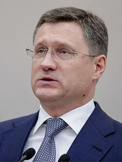 Вице-премьер сообщил о комплексе мер для увеличения внутренних поставок топлива: готовятся изменения в законодательстве, рассматривается запрет на экспорт дизеля, НПЗ работают на полную мощность для обеспечения стабильности в летний сезон.