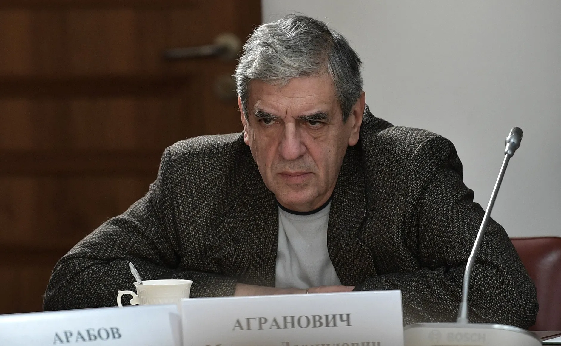 Операторский факультет объявил набор в специальную группу режиссёра Михаила Аграновича с предложением бесплатного обучения с 2027 года при условии годичной службы в войсках беспилотных летательных аппаратов по контракту.