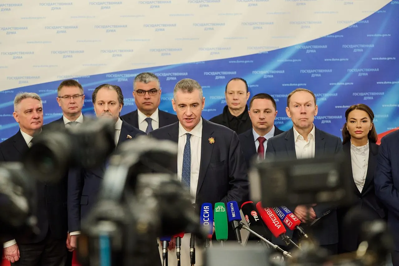 Партия направила в Правительство законопроект об отмене ряда административных штрафов — от потери паспорта до тонировки и самовольной перепланировки — которые, по её мнению, утратили актуальность и создают лишние проблемы для граждан.