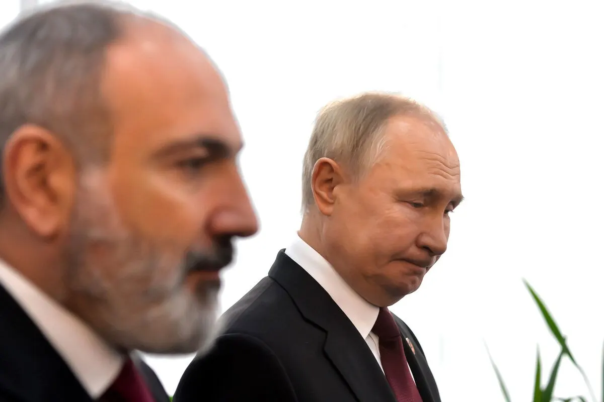 За первые пять месяцев 2026 года товарооборот между Арменией и Россией составил $2,196 млрд — падение на 21,5%. Доля России в структуре торговли сократилась с 35,1% до 28%. Ограничения на армянский импорт и переговоры в Екатеринбурге повлияли на двусторонние отношения.