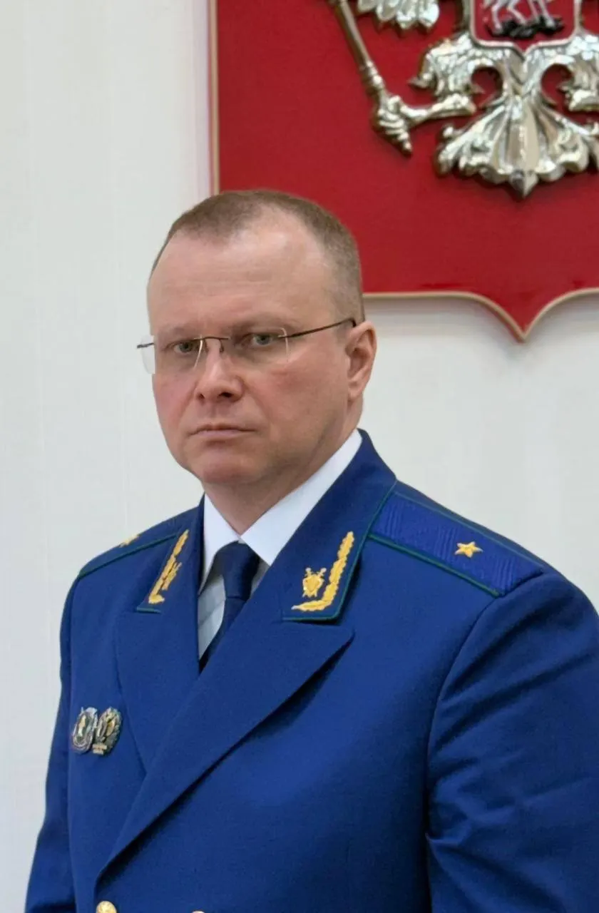Президент подписал указ о назначении Бориса Анатольевича Новикова прокурором Мурманской области. Новиков работает в органах прокуратуры с 2001 года и занимал руководящие должности в регионах и управлении Генеральной прокуратуры по Северо-Западному федеральному округу.