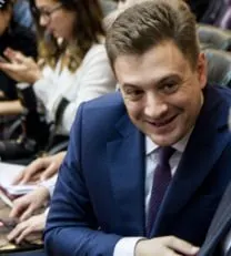 Депутат призывает снизить стоимость LADA внутри страны, указывая на более низкие цены за пределами, в том числе в Белоруссии; пример — различия в ценах моделей Vesta и Niva Legend 3D.