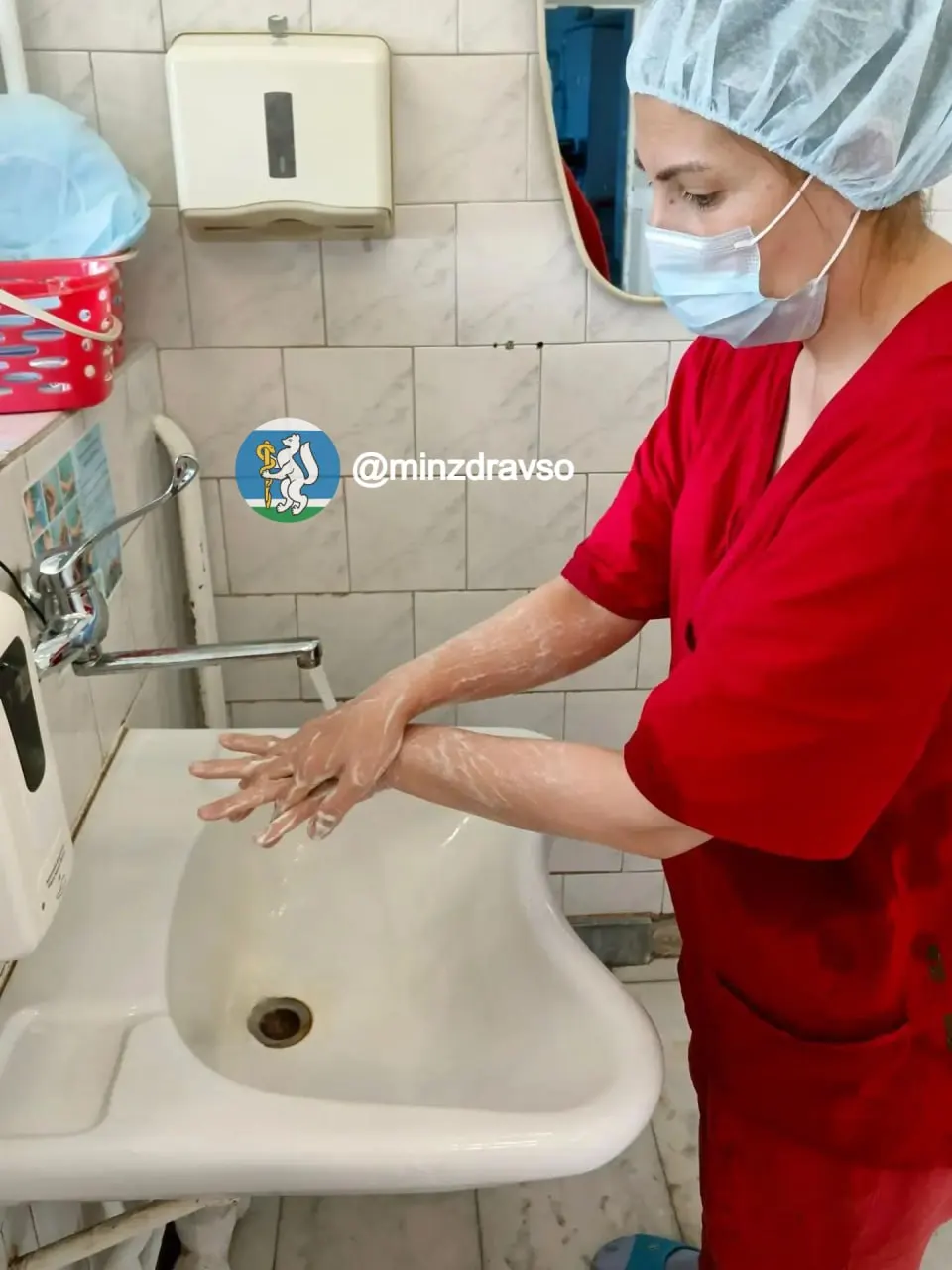 После временных перебоев водоснабжение вернулось в норму: больницы работают в штатном режиме, организован подвоз воды в медучреждения.