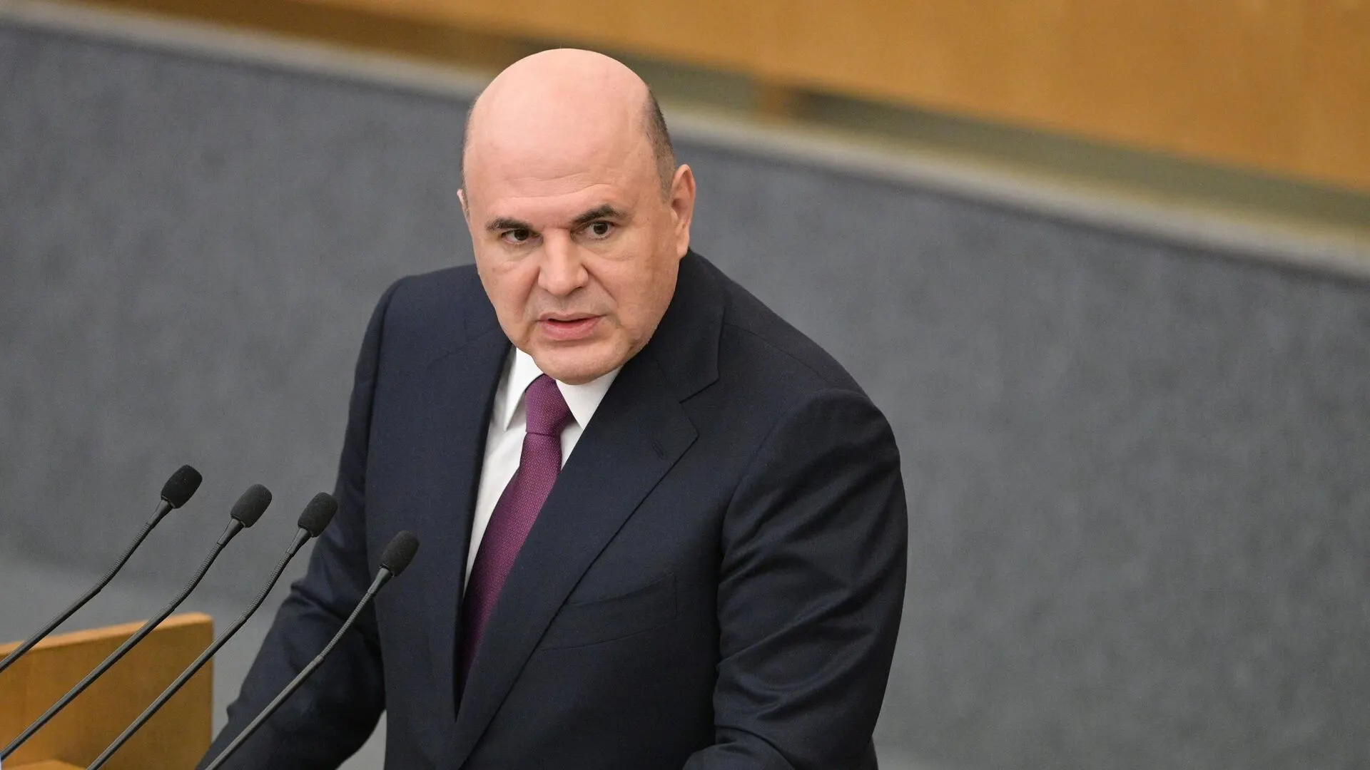 Ассоциация компаний электронной торговли поддержала идею поэтапного введения НДС на импортную продукцию и предупредила, что резкое ужесточение налогообложения может увести покупателей в «серые» каналы и ударить по выручке российских продавцов.