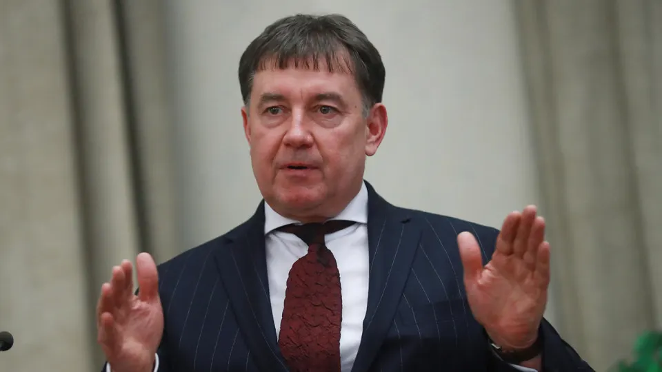 Мосгорсуд оставил в силе решение о национализации сети отелей Marton и десятков объектов недвижимости, связанных с бывшим председателем Совета судей России Виктором Момотовым, которого Генпрокуратура связала с криминальными авторитетами и нелегальным бизнесом.