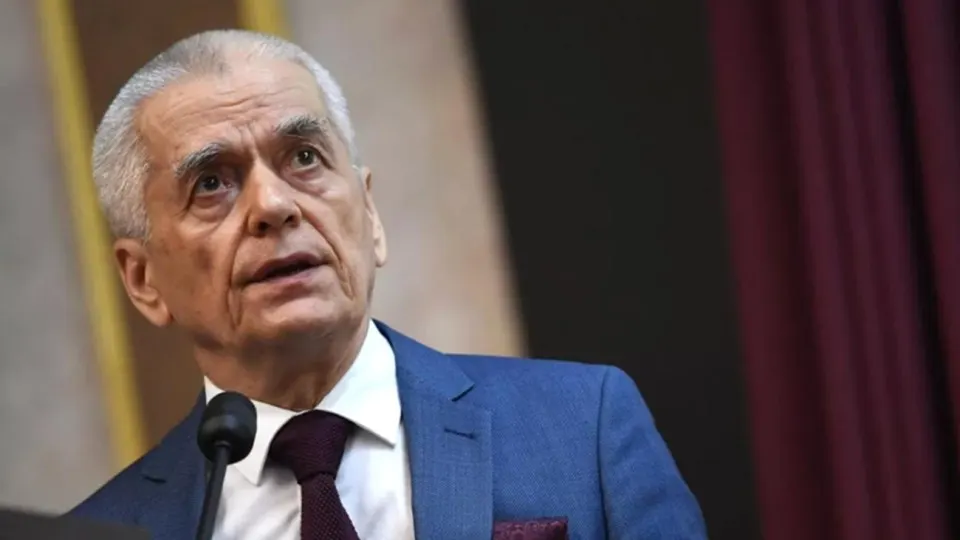 Академик РАН предупредил, что резкая смена климата и часовых поясов во время коротких поездок может навредить здоровью; тем временем спрос на майские туры снизился, сильнее всего — в Краснодарском крае из‑за экологического ЧП.