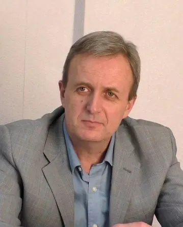 Ленинский районный суд Петербурга оштрафовал 53‑летнего Александра Васьковского на 30 тысяч рублей по статье о дискредитации за публикации в личном канале, в которых он критиковал события в Донбассе.