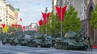 Военные приоритеты глубоко перестроили российскую экономику, усилив сырьевую зависимость, дефицит кадров и институциональные перекосы. Даже после завершения боевых действий проблемы не исчезнут: для устойчивого перехода к мирному развитию придётся одновременно снижать роль военного сектора, восстанавливать рыночные институты и учитывать интересы тех, чьё благосостояние сегодня связано с военной экономикой.