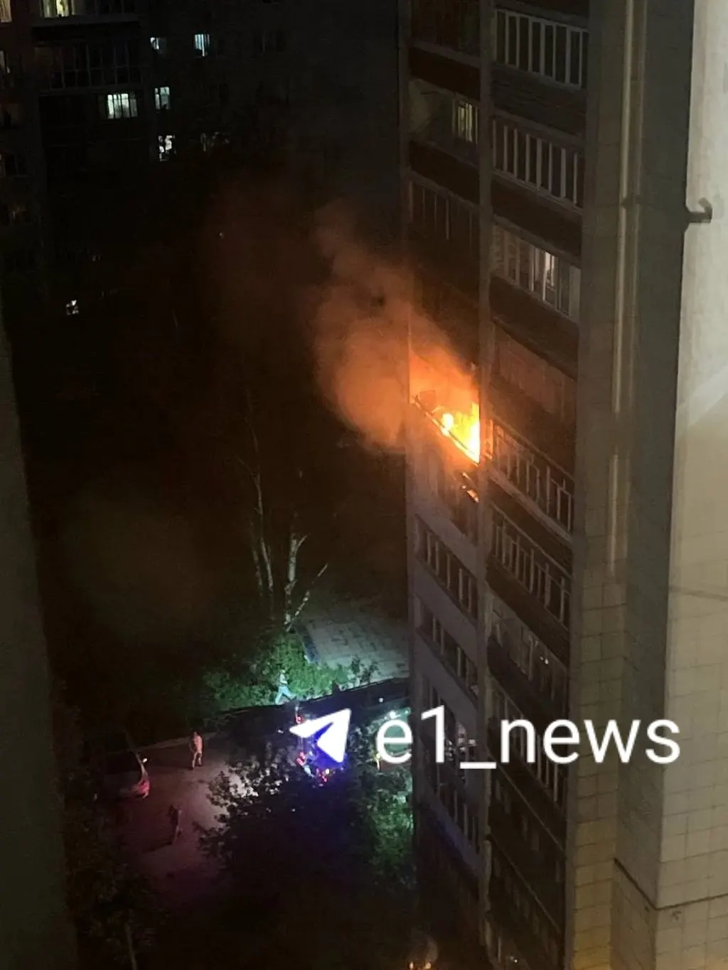 Вечером 19 мая в микрорайоне Пионерский в Екатеринбурге на балконе квартиры в многоэтажном доме произошёл пожар площадью около 8 кв. м. Пострадавших нет; из здания спасли 6 человек, ещё порядка 90 эвакуировались самостоятельно.