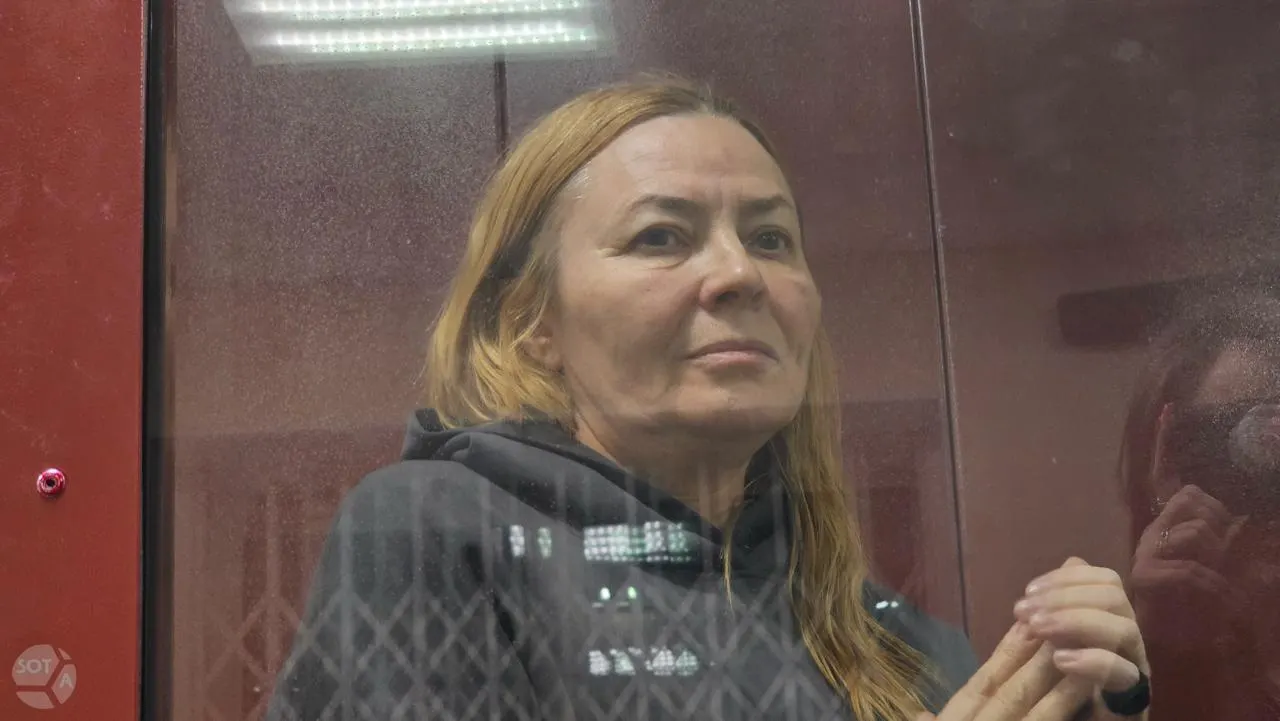 Ленинский районный суд Екатеринбурга изменил меру пресечения: Захарова отпущена из СИЗО, ей запрещено пользоваться интернетом, посещать учреждения ФСИН и участвовать в мероприятиях, связанных с деятельностью НКО.