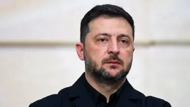 Президент Украины заявил, что российские силы продолжили атаки вопреки объявленным перемириям; Киев удерживался от дальнобойных ответов и пообещал зеркальную реакцию в случае возобновления полномасштабных боевых действий.