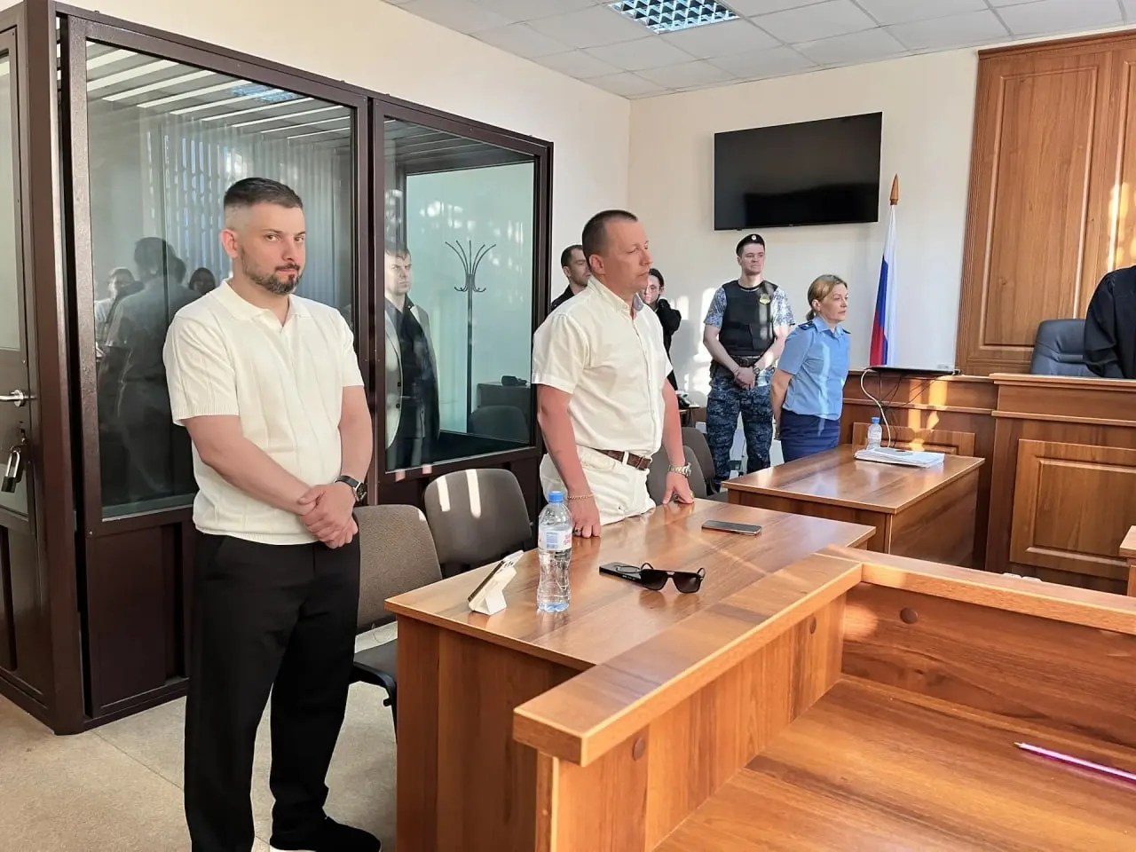 По версии следствия, осенью 2022 года Юсупов и сообщник ворвались в бизнес-центр с оружием и открыли стрельбу. Присяжные признали его виновным, но сочли возможным смягчение. Прения сторон назначены на 20 мая.