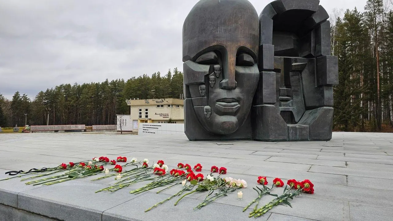 30 мая в 13:00 на Мемориальном комплексе памяти жертв политических репрессий состоится гражданская панихида. Организованы бесплатные автобусы от администрации города.