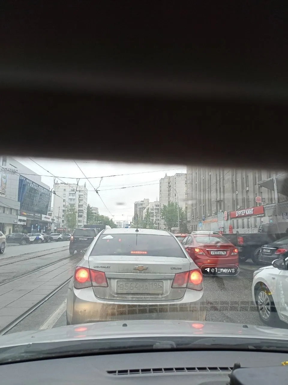 Жители сообщают о плотном трафике на ЖБИ: заторы начались ещё вчера и сохраняются.