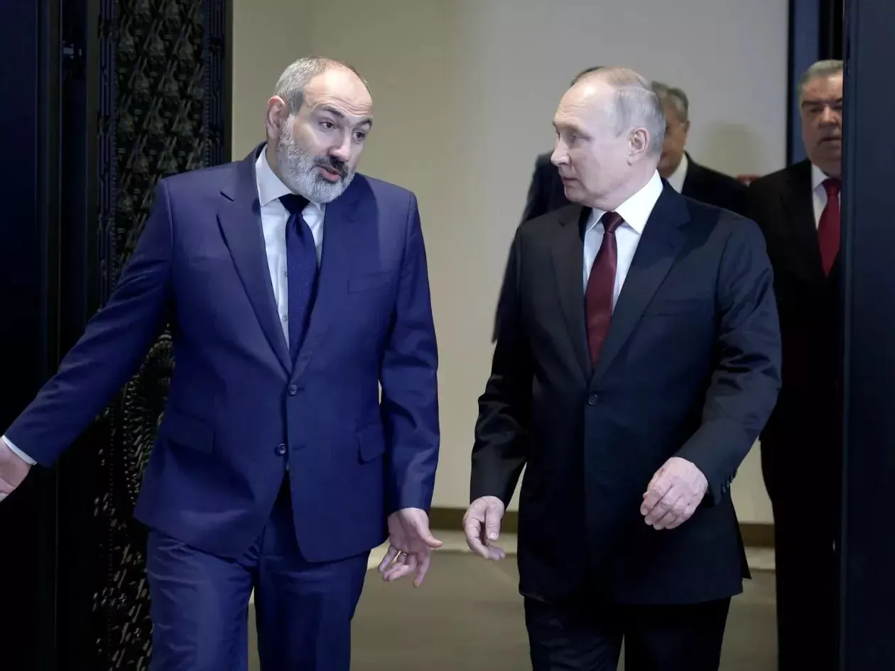 Премьер-министр Никол Пашинян заявил, что Ереван не поддержит антироссийские санкции Евросоюза, но и не будет помогать их обходить; европейские эксперты подтвердили отсутствие такого содействия.