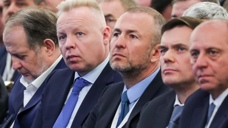 Российский союз промышленников и предпринимателей предлагает закрыть для публикации судебные акты и сведения об участниках дел, связанных с исками компаний о возмещении убытков из‑за санкций. Инициативу поддерживает Минюст, её обсуждают в администрации президента; Минэкономразвития выступает против.