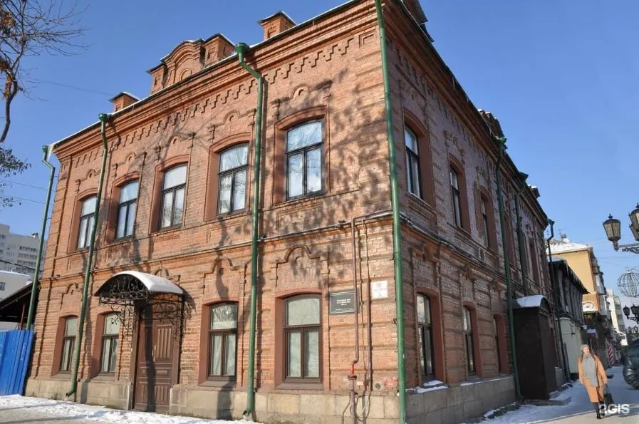 Историко‑культурная экспертиза включила в охранную зону четыре здания на улице Вайнера. Для них введут запреты на высотную застройку, наружную рекламу и наземные парковки.