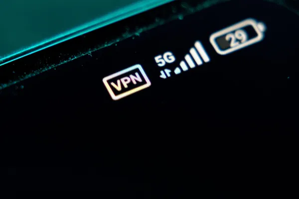 Маркировка была снята с max.ru и web.max.ru. Ранее метку связывали с удалением неофициальных клиентов из App Store; пресс-служба мессенджера утверждала, что пометка возникла из‑за неверной интерпретации заголовков веб‑аналитики.