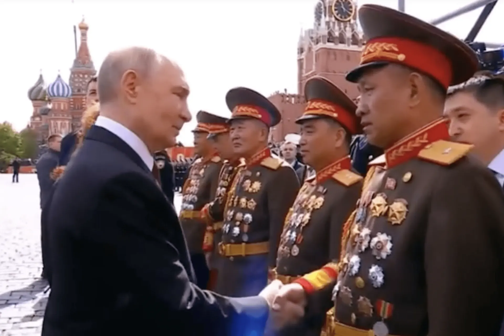 В декабре 2025 года прошла закрытая церемония награждения северокорейских военных, участвовавших в боях в Курской области; фотографии и медали позже появились в мемориальном музее в Пхеньяне.