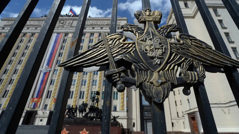 Военное ведомство планирует напрямую получать в распоряжение акции, землю, технику и производственные мощности национализированных предприятий, занятых в строительстве и выпуске стройматериалов, чтобы оперативно использовать их для выполнения гособоронзаказа.