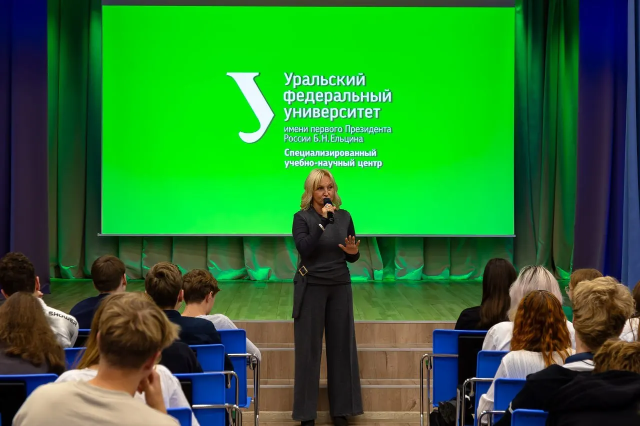 Манылова написала заявление по собственному желанию. Университет объявил отбор на пост руководителя лицея; одним из вероятных кандидатов называют академического директора Максима Рябцева.