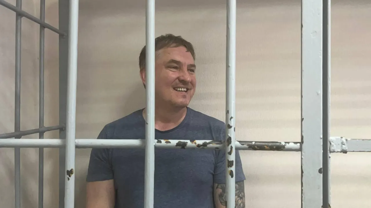 26 июня отмечается Международный день борьбы с пытками. Рассказываем о правозащитнике из Екатеринбурга, который долгие годы защищал права заключённых и сейчас находится под следствием.