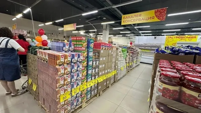 На Уктусе, на улице Патриотов, открылся магазин с низкими ценами «Золотой ключик». Сейчас требуются директор, кассиры, грузчики и уборщики.
