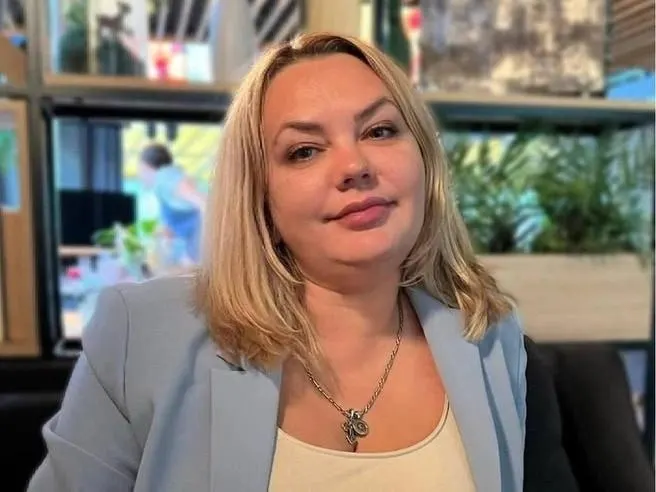 Жалоба бывшего главы департамента экономической политики Волгограда Анны Елисеевой и ещё нескольких обвиняемых будет рассмотрена Верховным судом РФ 22 июля. Они оспаривают передачу материалов дела в Краснодарский край; всем предъявлены обвинения в мошенничестве и взятках.