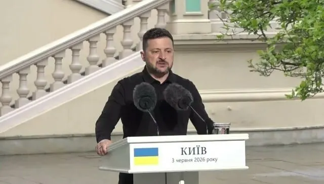 Президент Украины заявил о готовности к прямым переговорам с Россией, раскритиковал темпы американского посредничества, подтвердил планы наращивать ответные удары и сообщил о разработке собственной ПВО и больших расходах на вооружение.