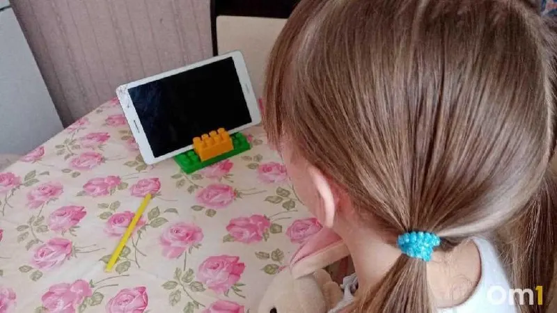 Минцифры и Roblox договорились о соблюдении российского законодательства и усилении защиты детей; в июне на платформе появятся возрастные ограничения, после чего ведомство просит снять ограничения доступа.