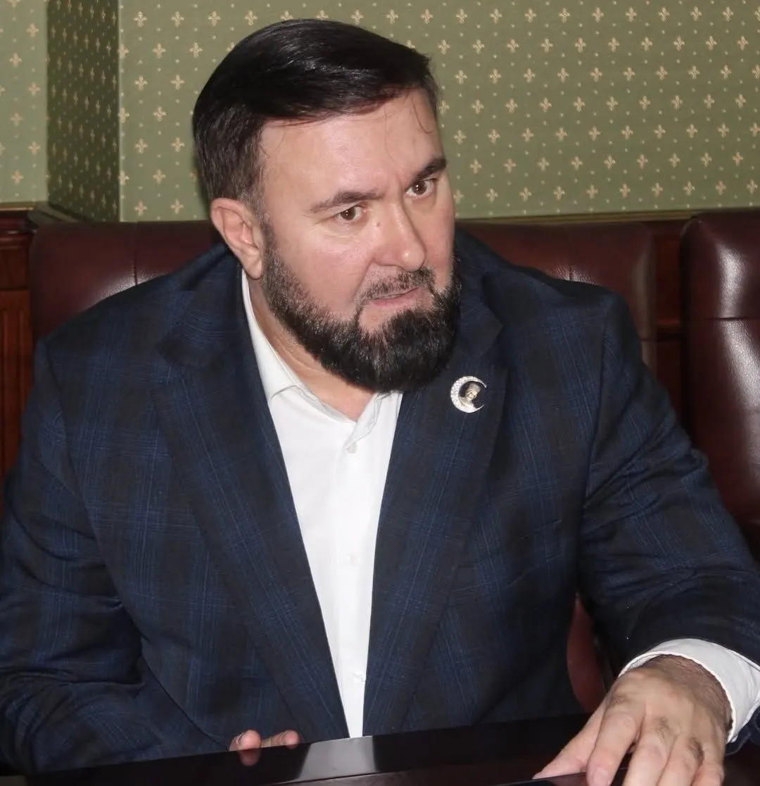 Распоряжением от 26 июня омбудсмен Чечни Мансур Солтаев получил грамоту за «укрепление законности» и защиту прав граждан — награда вызвала вопросы на фоне предыдущих скандалов с участием омбудсмена.