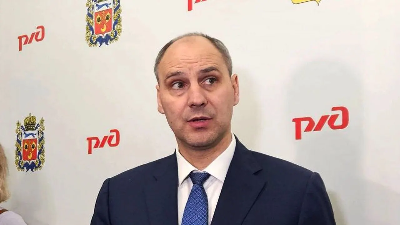 В 2025 году регион направил более 30 млрд руб. на помощь военнослужащим и их семьям. Действуют 17 мер соцподдержки; единовременные выплаты контрактникам сократили с 2,7 до 2,5 млн руб., с учётом доплат сумма для екатеринбуржца может достигать 3,1 млн руб.