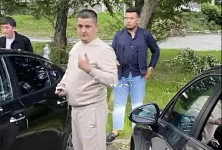 Мужчину задержал отдел полиции №9; ему предъявлено обвинение в хулиганстве, материалы переданы в Следственный комитет.