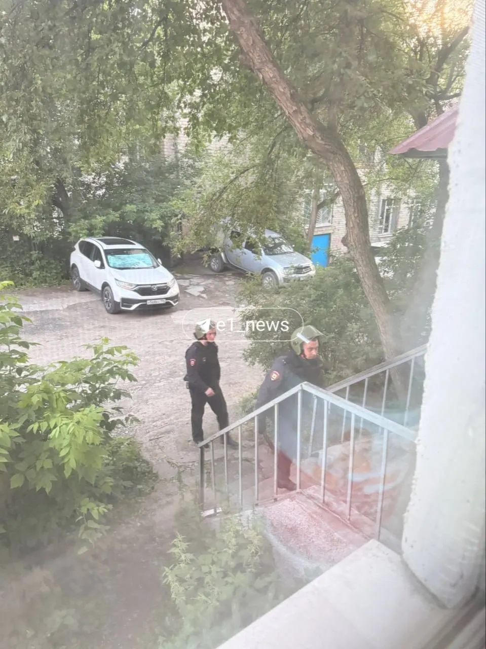Вечером на Эльмаше в Екатеринбурге во время ссоры один из мужчин ударил другого ножом. Пострадавший находится в стабильном состоянии в 23-й больнице, против предполагаемого нападавшего возбуждено уголовное дело.