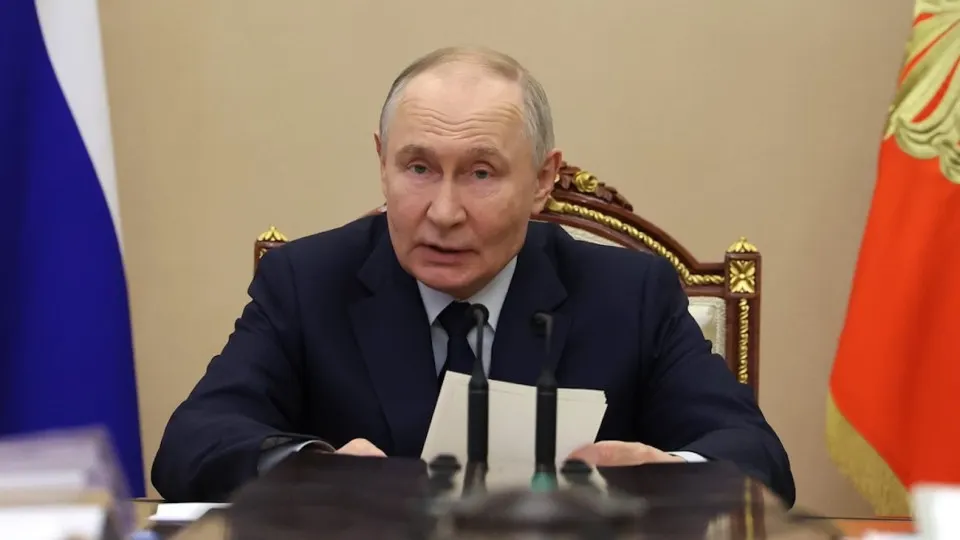 Президент прокомментировал резкое падение инвестиций — в I квартале они упали на 14,3%. Названы причины сокращения вложений у крупных компаний, влияние высоких ставок и снижение прибыли; бюджетные возможности для стимулирования ограничены.
