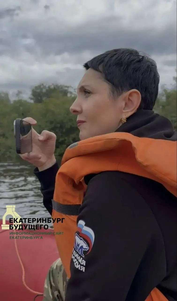 В результате паводка в регионе подтоплены сотни домов и садовых участков, введён режим ЧС в 10 муниципалитетах, эвакуированы более 500 человек. Власти занимаются ликвидацией последствий, а кандидаты используют ситуацию в предвыборных целях.