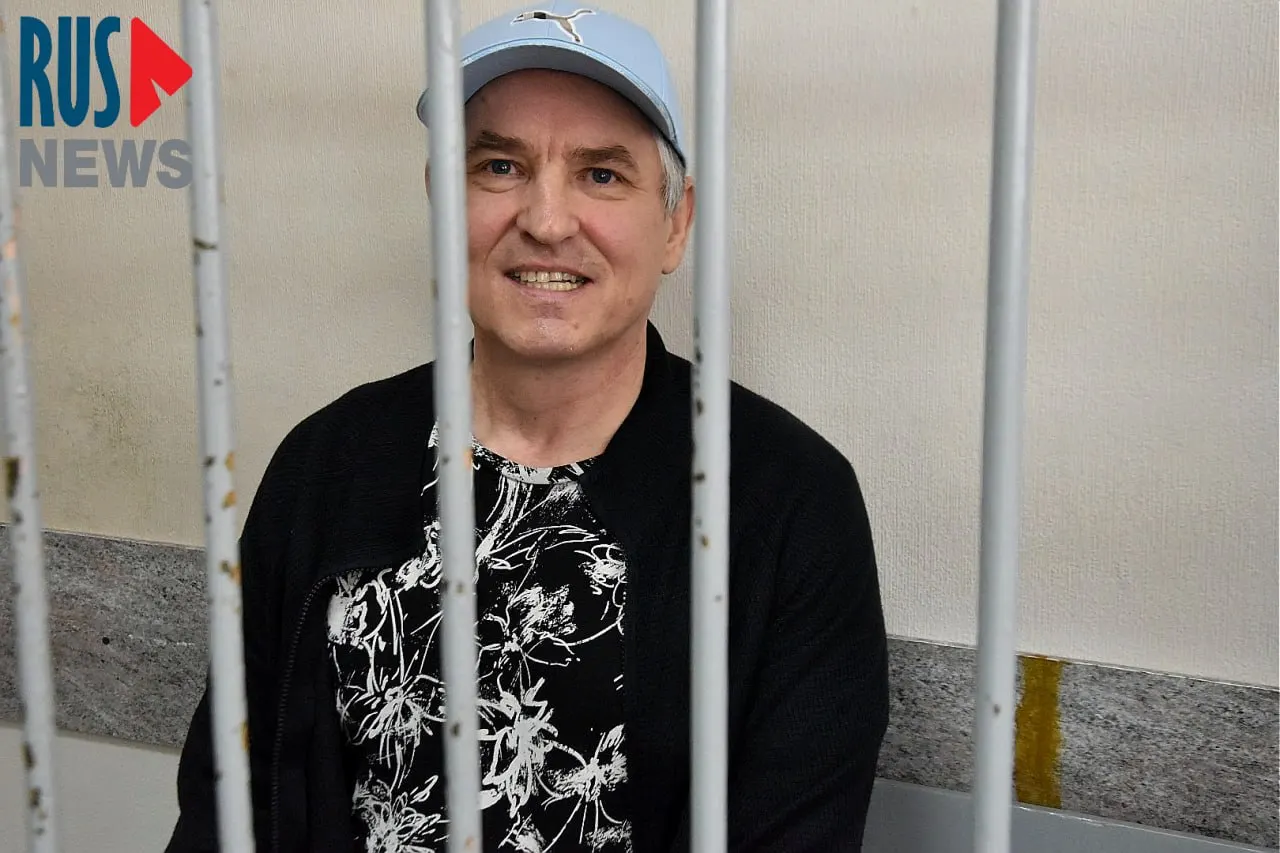 Соколов обвиняется по трем уголовным делам и утверждает, что к нему и другим подследственным применяют пытки, холод и карательную психиатрию в СИЗО‑1 Екатеринбурга.