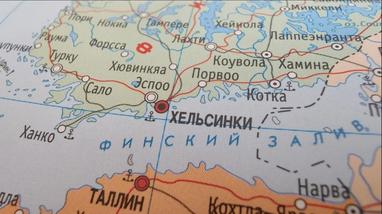 С 1 июля Россия увеличила железнодорожные пошлины на перевозки в Финляндию в восемь раз; поставки удобрений, покрывавшие 10–15% импорта, рискуют остановиться в ближайшие недели.