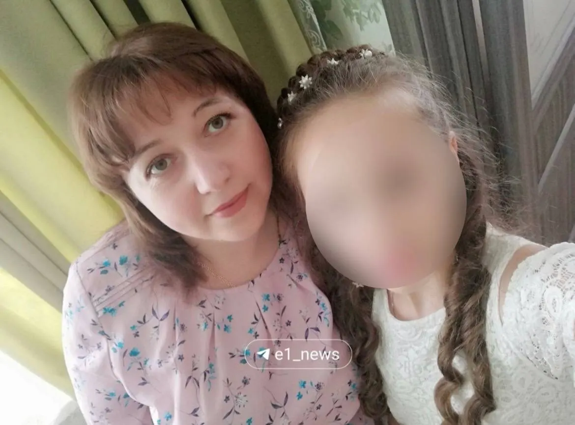 Родным 46‑летней Екатерины Радаевой выплатят 650 тысяч рублей в качестве компенсации морального вреда. В январе 2026 года женщина споткнулась при переходе железной дороги и была сбита поездом.