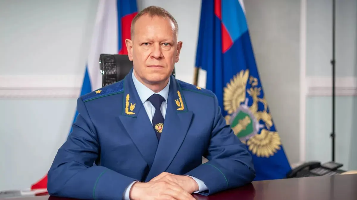 Президент направил в Совет Федерации кандидатуру Николая Рябова; консультации сенаторов по назначению прокуроров пройдут 16 июля. Рябову 58 лет, у него многолетний опыт работы в органах прокуратуры.