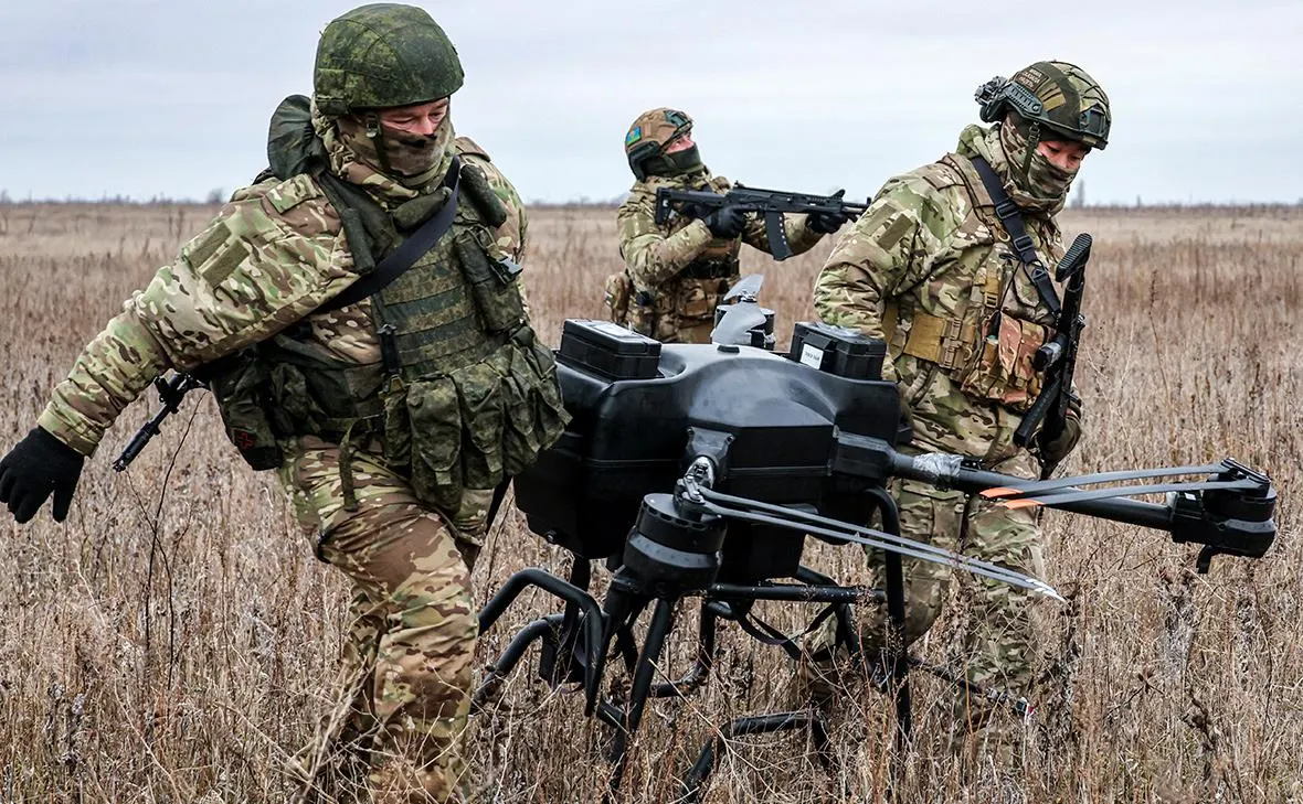 Минобороны сообщило о подготовке около 8 тысяч специалистов для войск беспилотных систем за первое полугодие — это существенно ниже плана. Всего до конца года планировали набрать 78 тысяч человек; набор выполнен примерно на четверть.