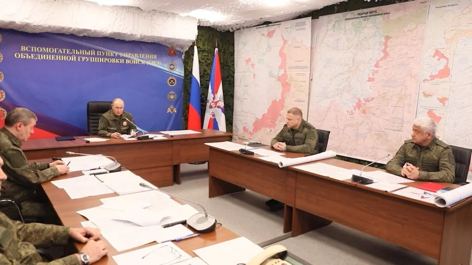 Президент потребовал проверки участия союзников Украины в боевых действиях и заявил о необходимости продолжения массированных ударов по объектам, обеспечивающим функционирование военно‑промышленного комплекса страны.