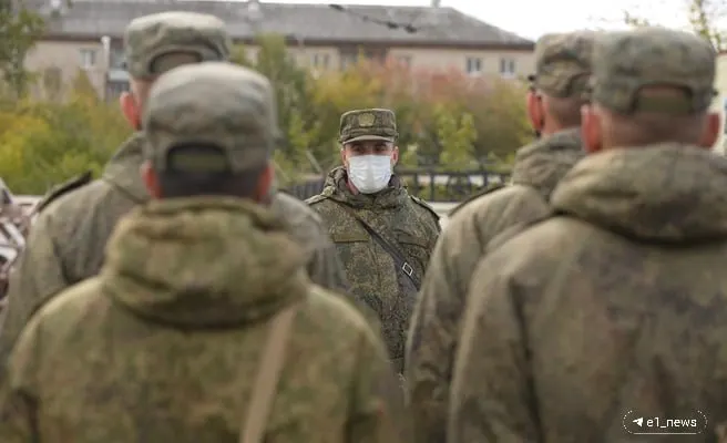 Жительницы региона получают звонки якобы от всероссийского военного комиссариата с предложением подписать контракт и передать данные; эксперты предупреждают о мошенничестве.