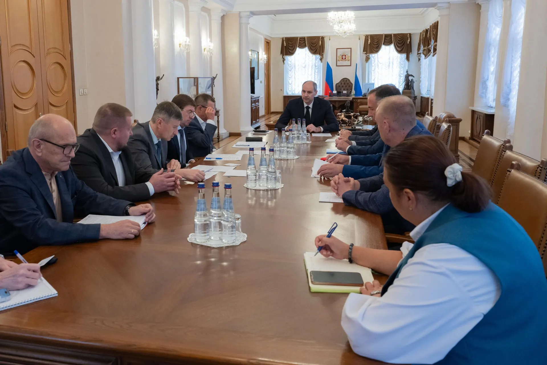 Городские власти распорядились сделать перерасчет за дни без горячей воды; подача тепла возобновится 14 августа.