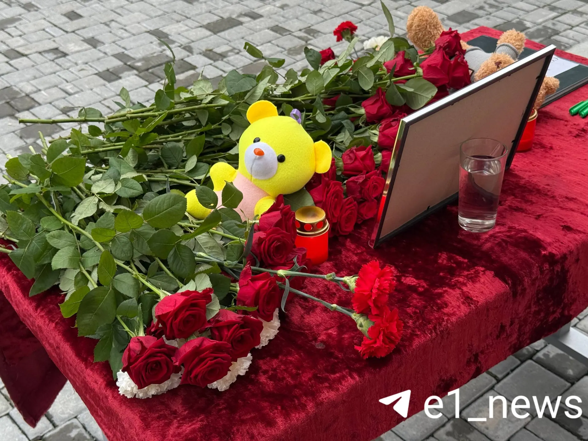 Движение инициативной молодежи: 13 человек погибли, включая ребёнка; выражаются соболезнования родным.