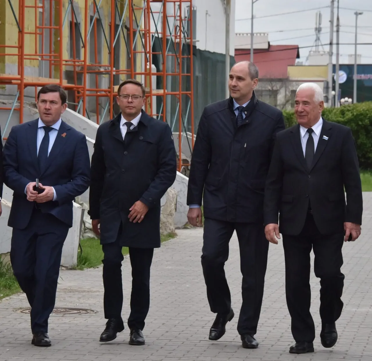 Глава региона подписал указ об индексации окладов региональных госслужащих; повышение запланировано с 1 октября 2026 года.