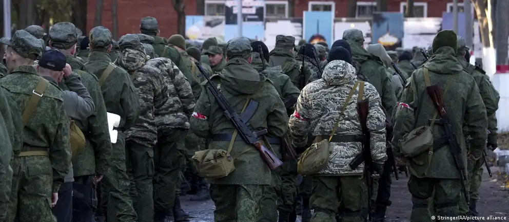 Юрист движения сознательных отказчиков объясняет правовые шаги и практические напоминания о том, как действовать при давлении со стороны призыва и попытках заключить контракт.