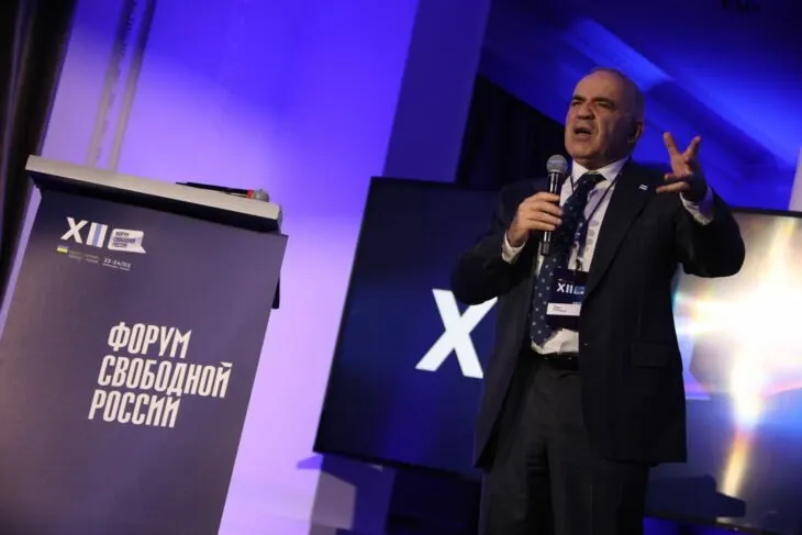 Совет Форума заявил, что запланированные выборы в Госдуму — иллюзия конкуренции и попытка легитимизировать территориальные захваты. По мнению авторов, голосование пройдет на оккупированных Россией территориях и не изменит курс Кремля.